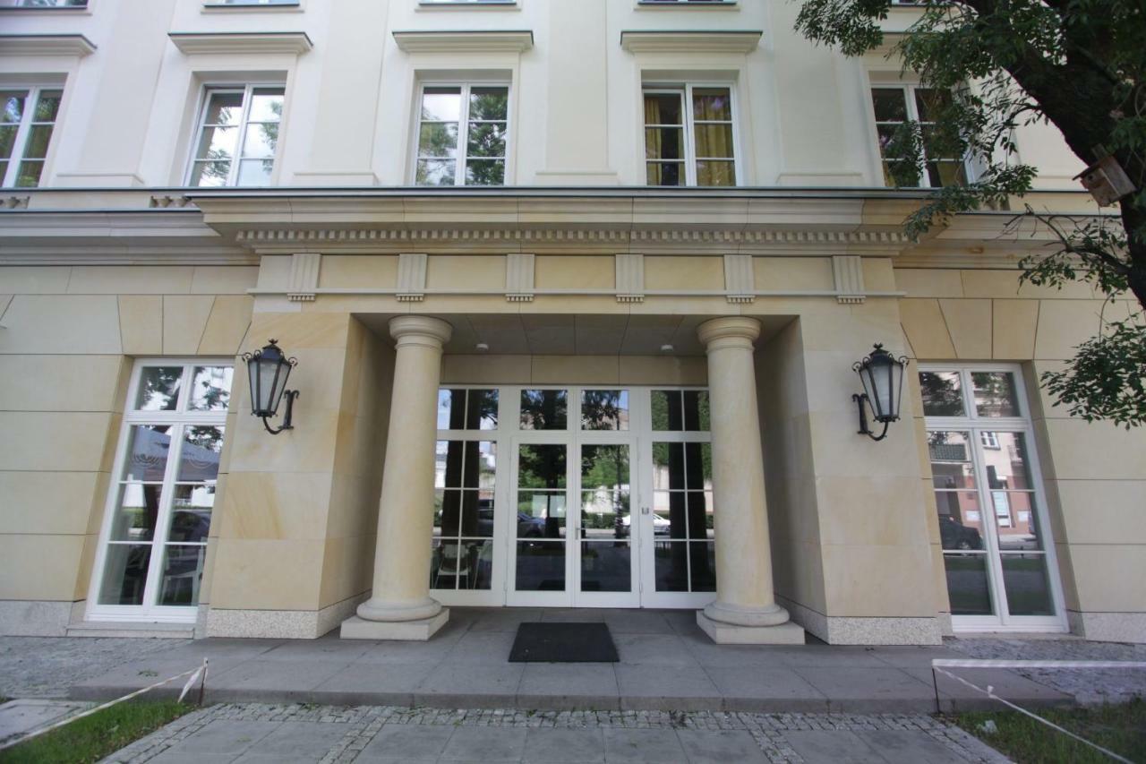 华沙 Dom Pomocy Studentom旅舍 外观 照片