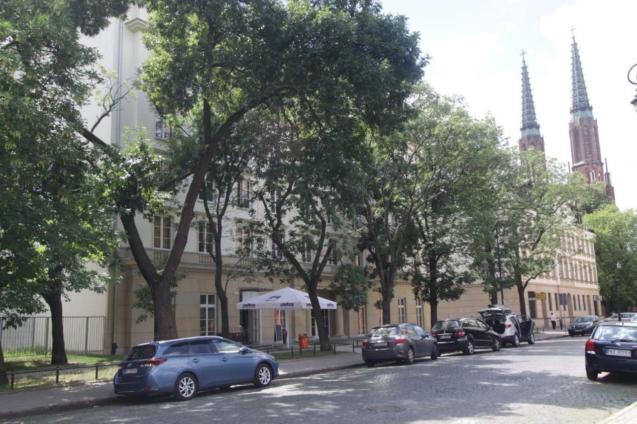 华沙 Dom Pomocy Studentom旅舍 外观 照片